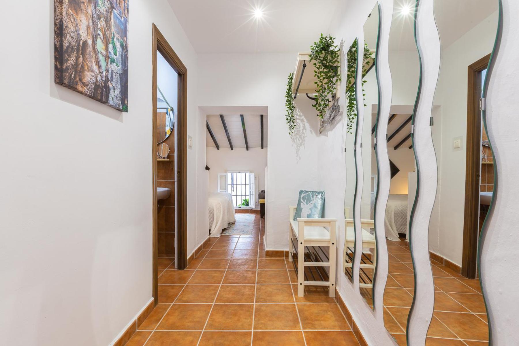 Casa Randonneur, Traditional Townhouse In Alora. Exterior photo